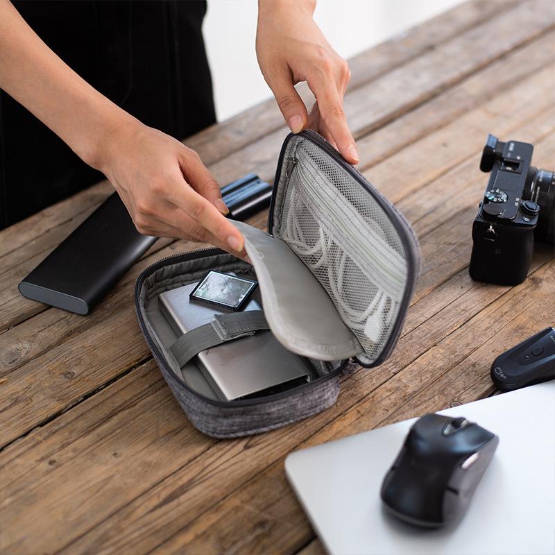 二層式ケーブル収納バッグ 電子機器オーガナイザー USB充電 - Electronics Gadgets And Accessories のレビューと価格